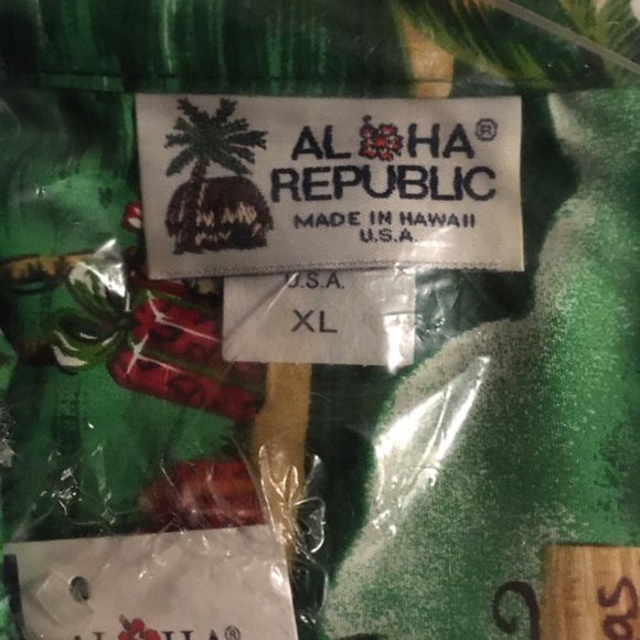 New Aloha Republic Surfing Santa Hawaiian Shirt - Size XL - Picture 2 of 3